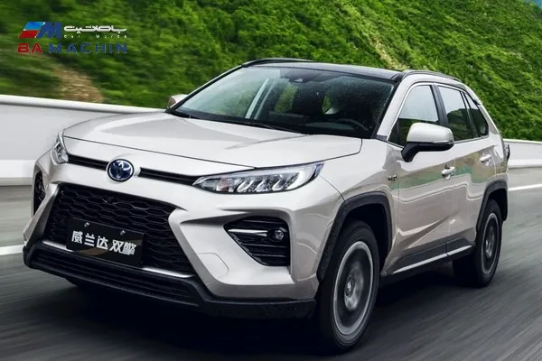 تویوتا وایلدلندر در حال حرکت در جاده با سواری نرم و پایدار